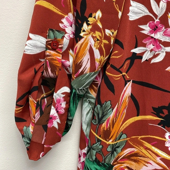 NWT Christopher & Banks 3/4 Sleeve Asymmetrical Hem Tropical Print Top S - Picture 3 of 14